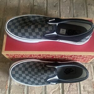 Vans Men’s Classic Slip-On Black/Pewter Checkerboard 
VN000EYEBPJ
Size 10 NWT